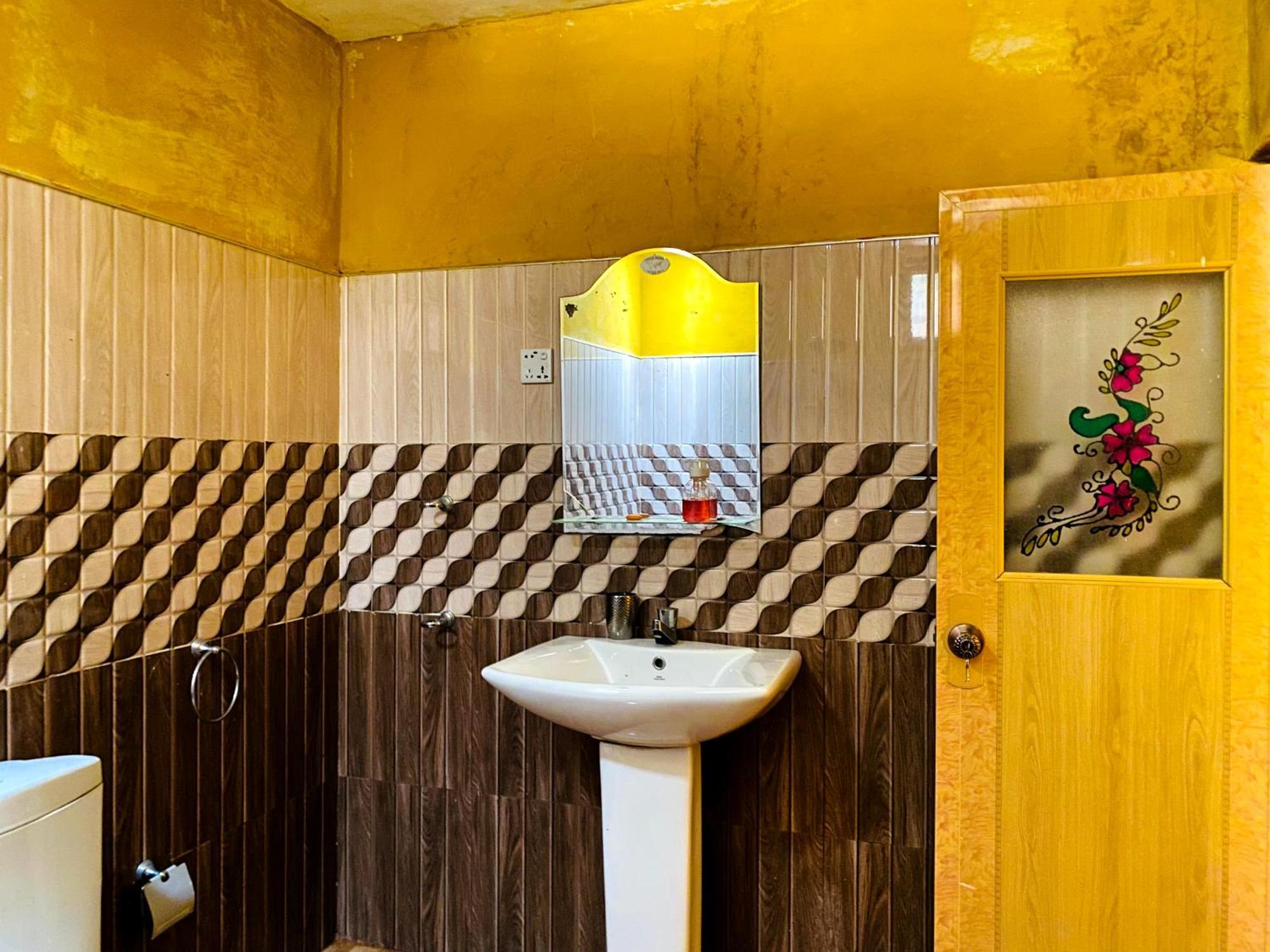 Omi Relax Inn Элла Экстерьер фото