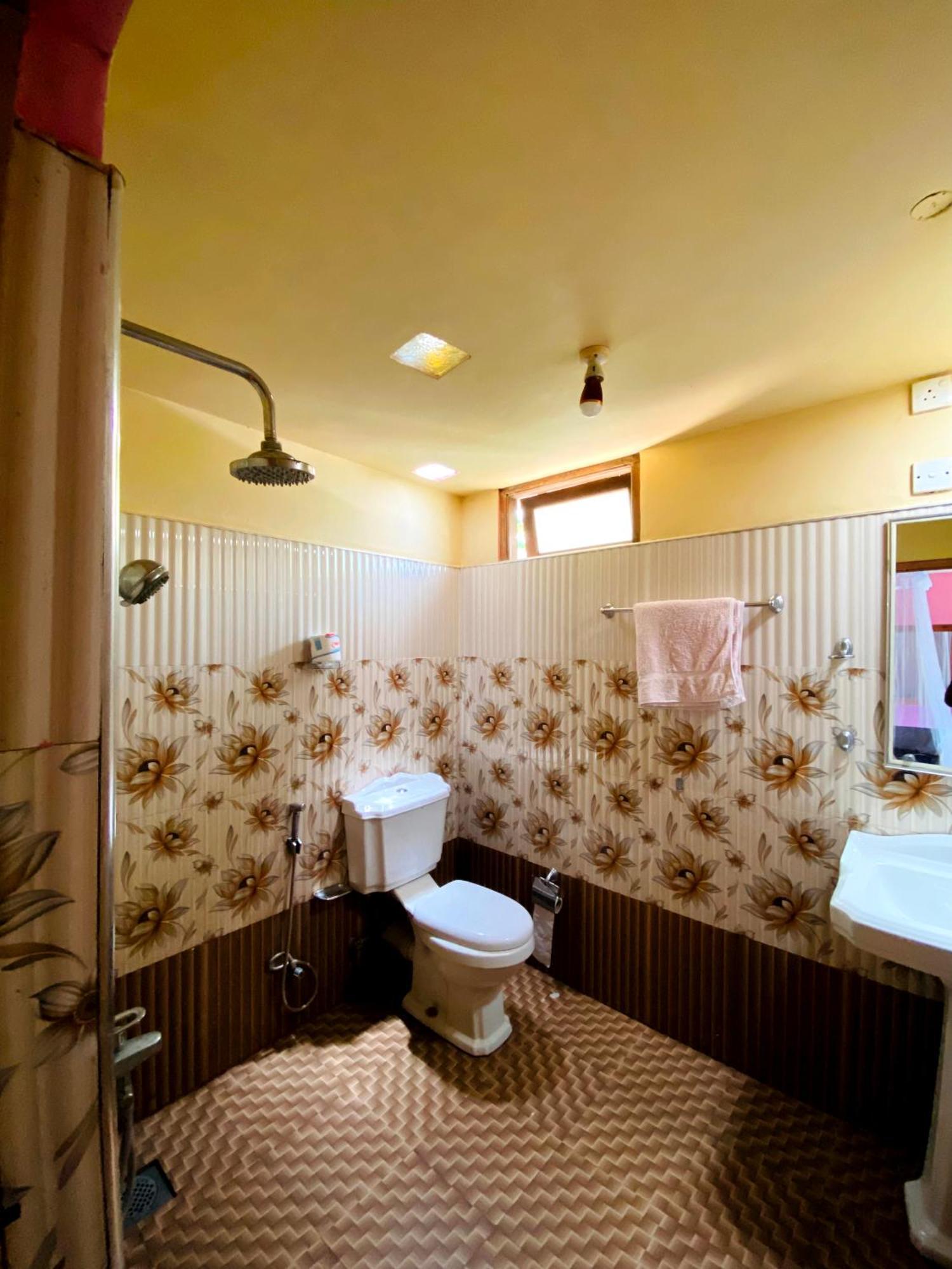 Omi Relax Inn Элла Экстерьер фото